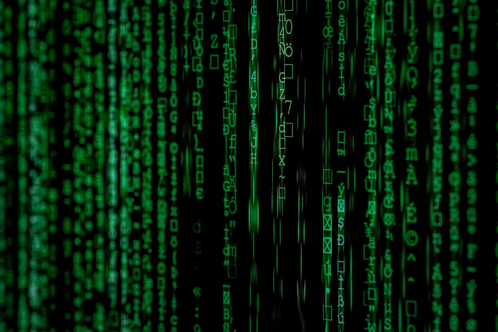 Systemhärtung mit CIS Benchmarks: Werkseinstellungen sind offene Türen
